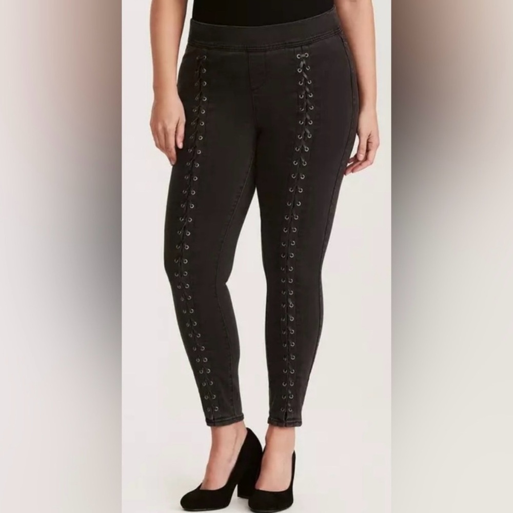 Black Lace-Up Jeggings - Picture 2 of 10